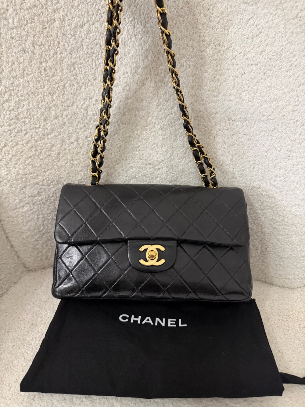 CHANEL Black Quilted Leather Shoulder Bag with Gold Chain SMALL - Picture 2 of 13